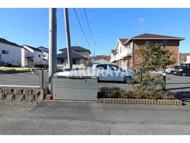 物件内観写真5　(敷地内ゴミステーション)