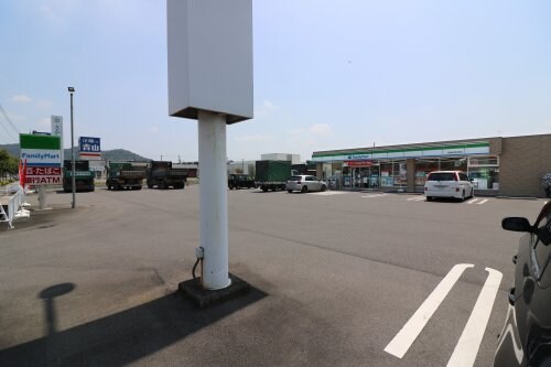物件内観写真27　(ファミリーマート 足利助戸東山町店 408m)