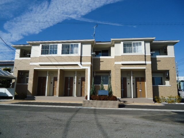 物件外観写真2　(外観写真（昼）)