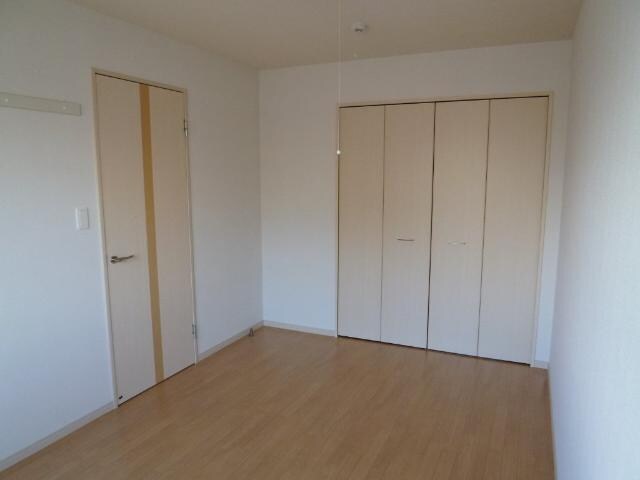 物件内観写真11　(洋室)