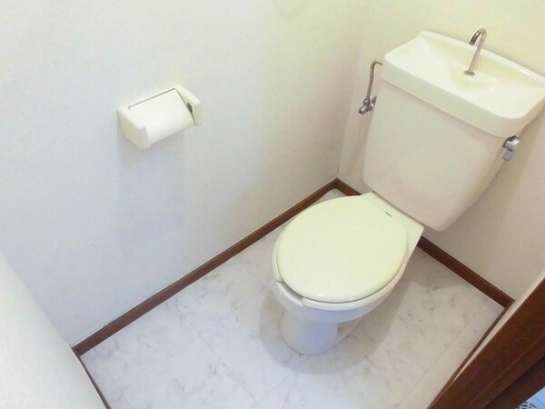 トイレ(清潔感のあるトイレです)