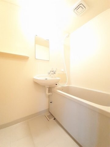 物件内観写真13　(お風呂で日々の疲れを落としましょう)