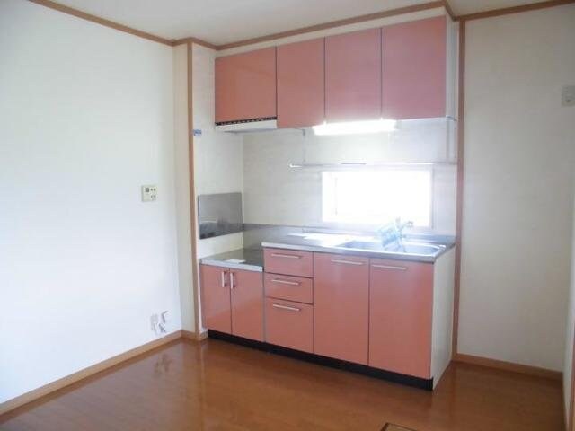 物件内観写真10　(コンパクトなキッチンで掃除もラクラク)