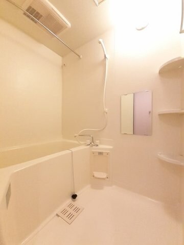 物件内観写真13　(日々の暮らしに欠かせないお風呂です)