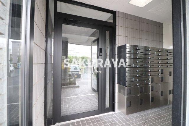 物件外観写真4　(オートロック付き)