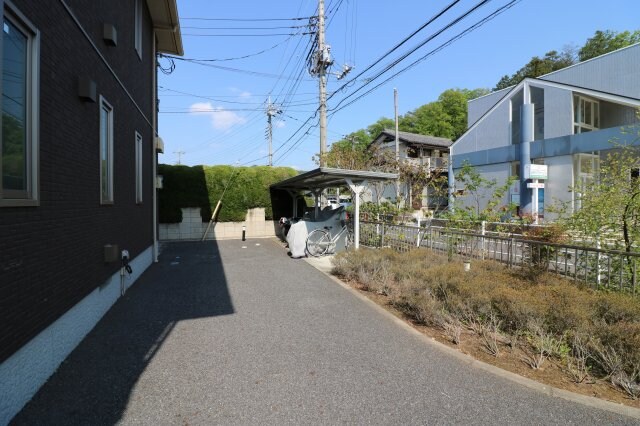 物件内観写真6　(駐輪場)