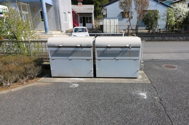 物件内観写真7　(敷地内ゴミステーション)