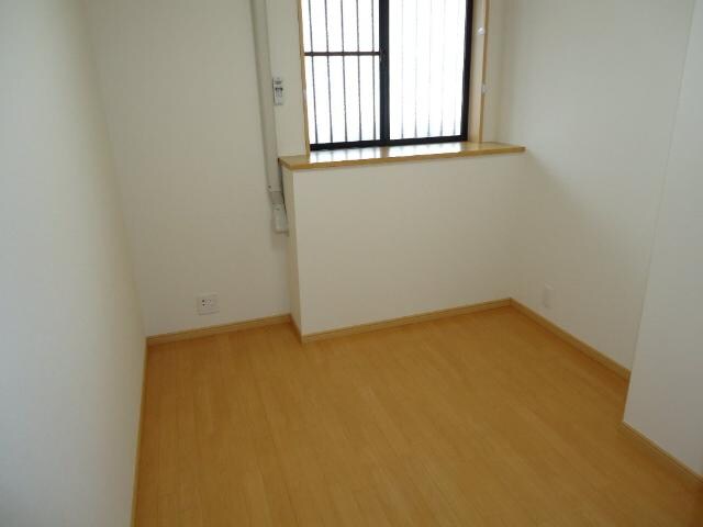 物件内観写真10　(洋室)