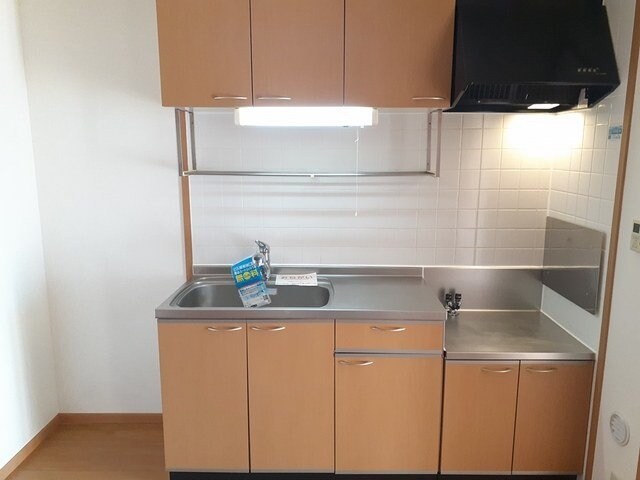 物件内観写真10　(コンパクトなキッチンで掃除もラクラク)