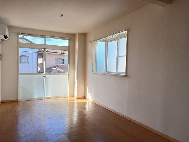 物件内観写真9　(ゆったり過ごせるリビングです)