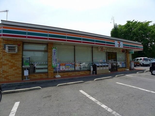 物件外観写真5　(セブンイレブン太田市台之郷店まで1100m)