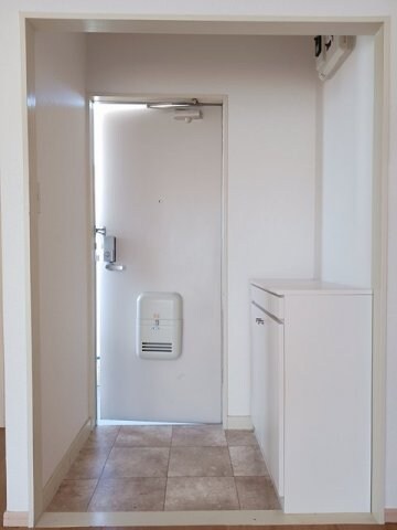 物件内観写真15　(きれいな玄関です)
