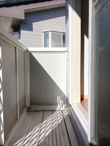 物件内観写真19　(お洗濯にも便利なバルコニー付き)