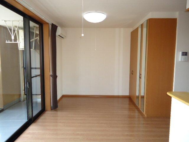 物件内観写真10　(リビング)