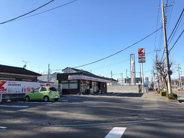 物件外観写真7　(セーブオン足利葉鹿店まで530ｍ)