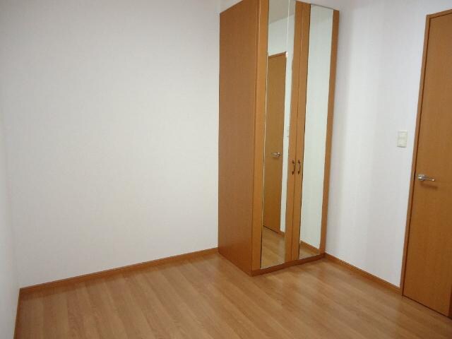 物件内観写真12　(洋室)