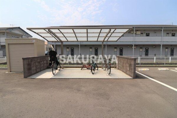 建物設備(駐輪場)