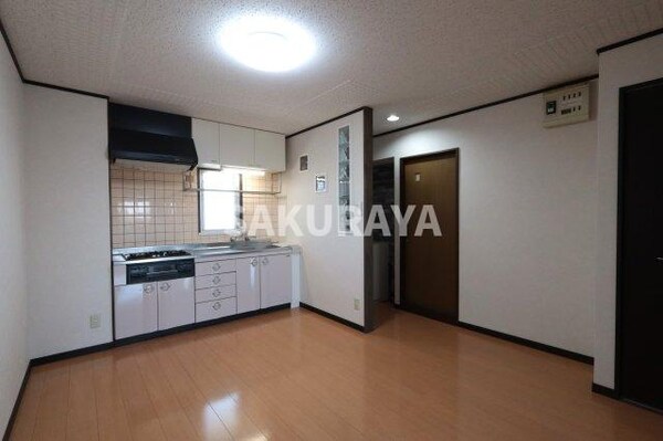 居室(ダイニング。2025年4月撮影。)