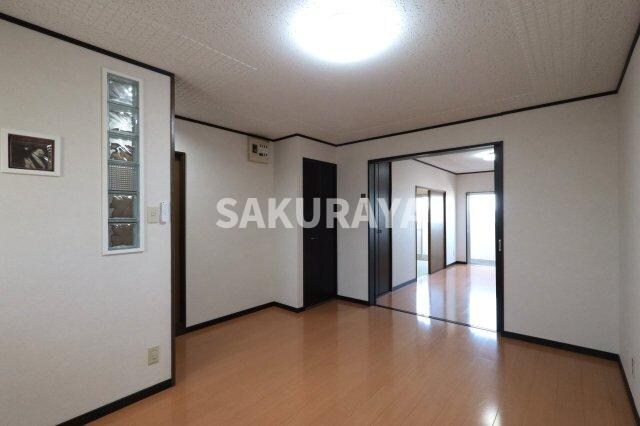 物件内観写真14　(ダイニング。2025年4月撮影。)