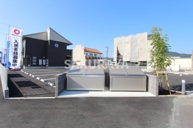 物件内観写真6　(ゴミステーション)