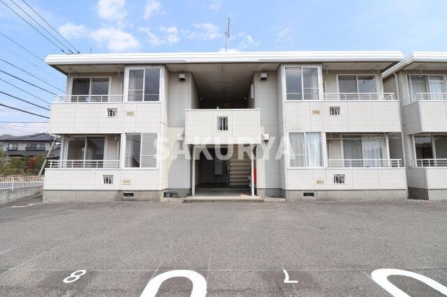 物件外観写真2　(A棟
現況と異なる場合があります。)