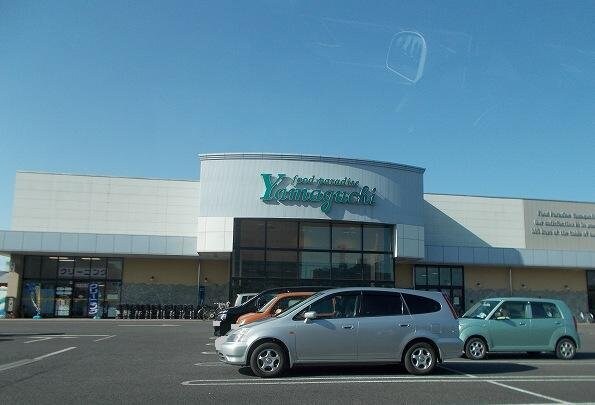 物件外観写真6　(ヤマグチまで800m)