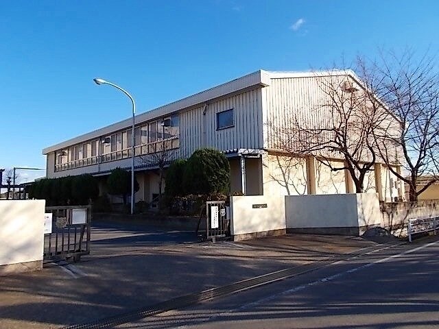 物件外観写真4　(富田中まで800m)