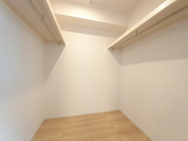 物件内観写真15　(収納スペース豊富です)