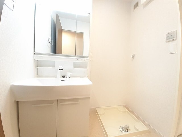 物件内観写真17　(使いやすい洗面所です)