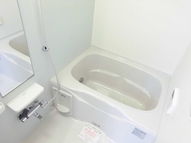 物件内観写真11　(きれいなお風呂です)