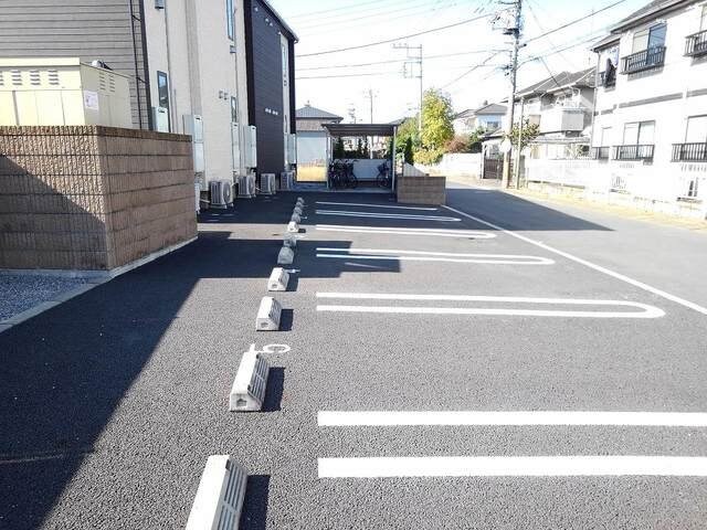 物件外観写真2　(駐車場です)