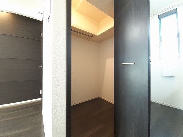 物件内観写真15　(収納豊富です)