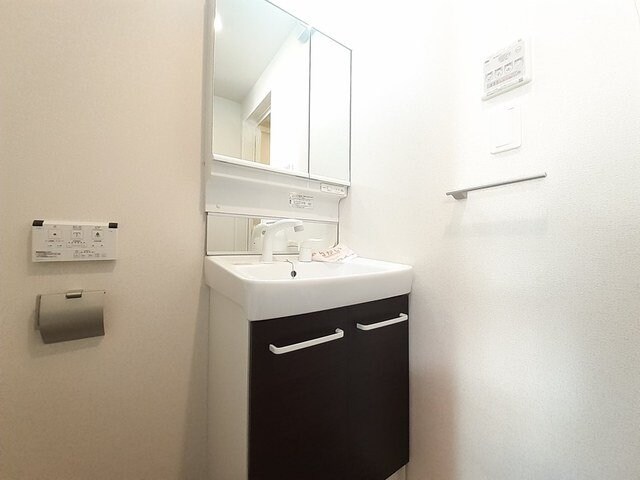 物件内観写真17　(脱衣スペースもあります)