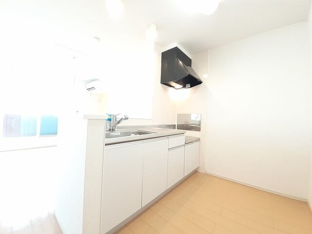 物件内観写真10　(キッチンでお料理をお楽しみください)