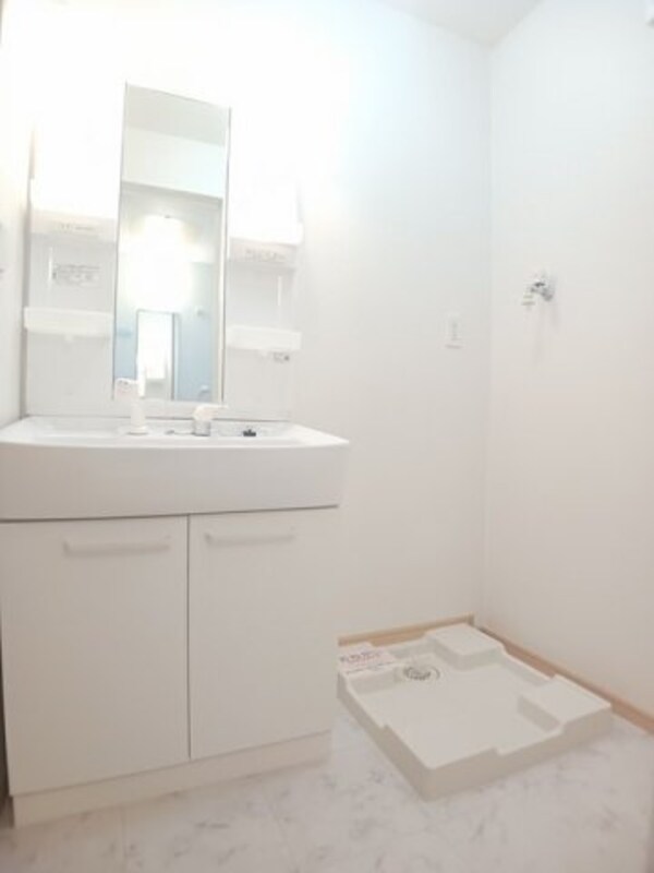 洗面・脱衣所(忙しい朝には欠かせない洗面所です)