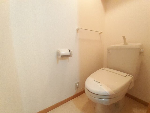 物件内観写真16　(コンパクトで使いやすいトイレです)