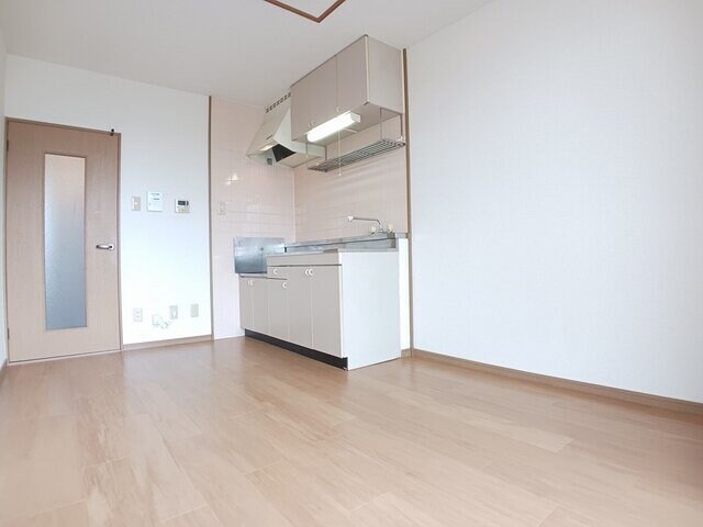 物件内観写真10　(おしゃれな居間です)