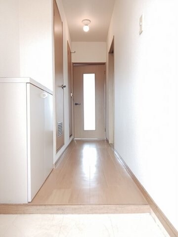 物件内観写真15　(落ち着いた玄関です)