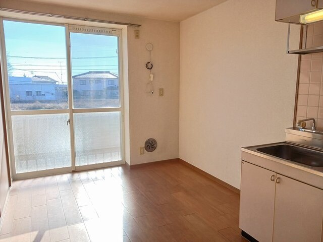 物件内観写真10　(おしゃれな居間です)