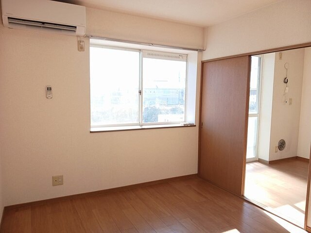 物件内観写真11　(内装もきれいです)