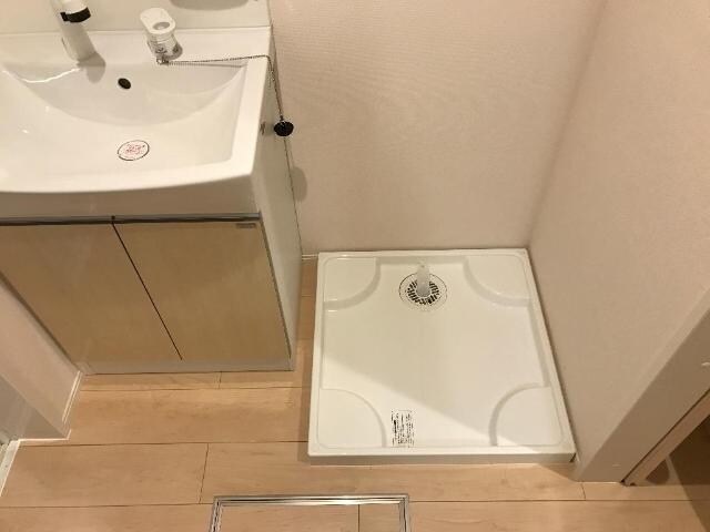 物件内観写真18　(洗濯機置場)