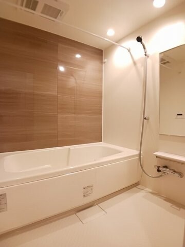 物件内観写真13　(落ち着いた空間のお風呂です)