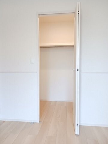 物件内観写真16　(便利な収納スペースです)