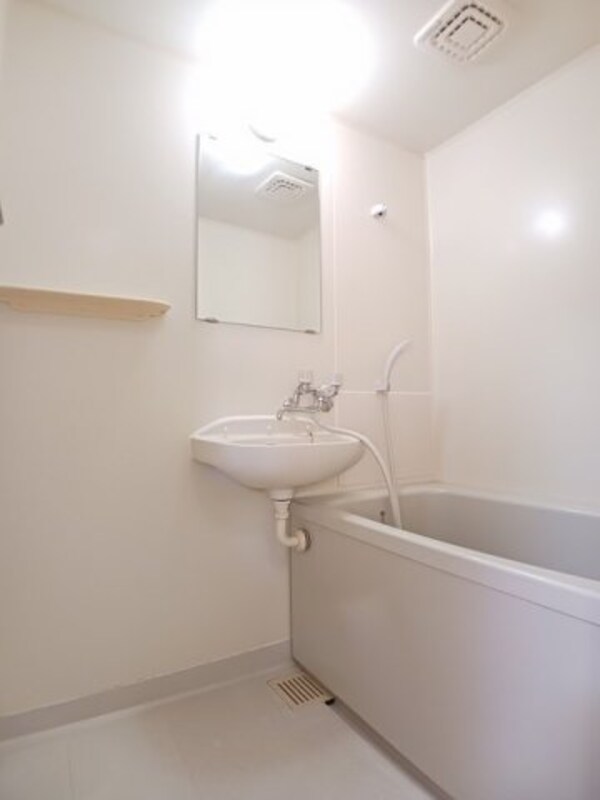 浴室(日々の疲れを癒すお風呂付です)