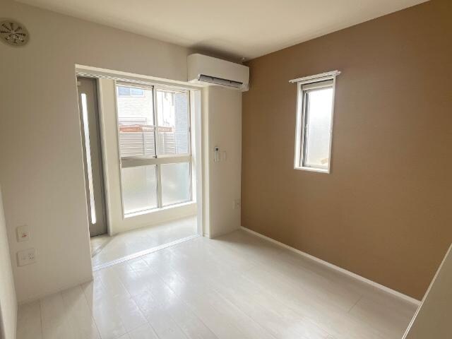 物件内観写真9　(リビング)