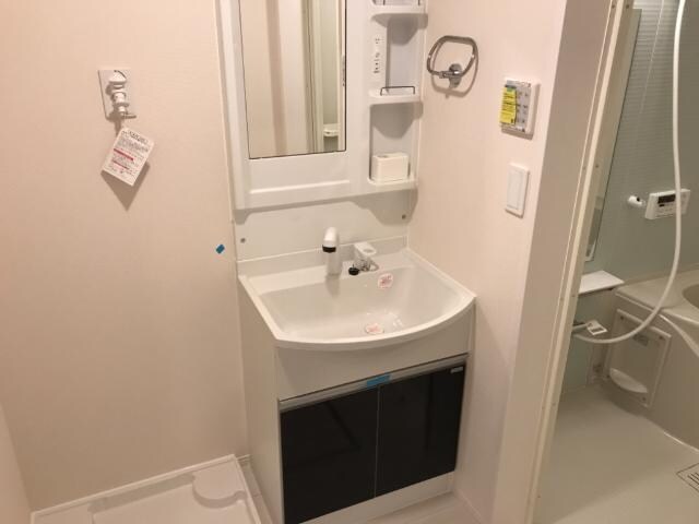 物件内観写真15　(洗髪洗面化粧台)