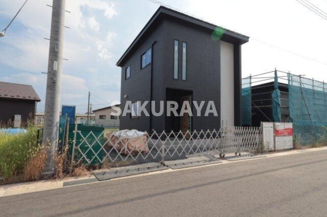 物件外観写真2　(2025年7月建築中。)