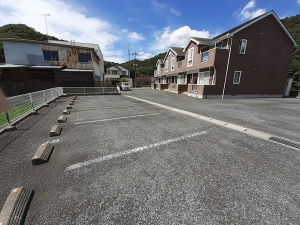 駐車場(駐車場です)