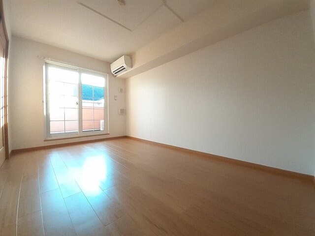 物件内観写真9　(居間です)