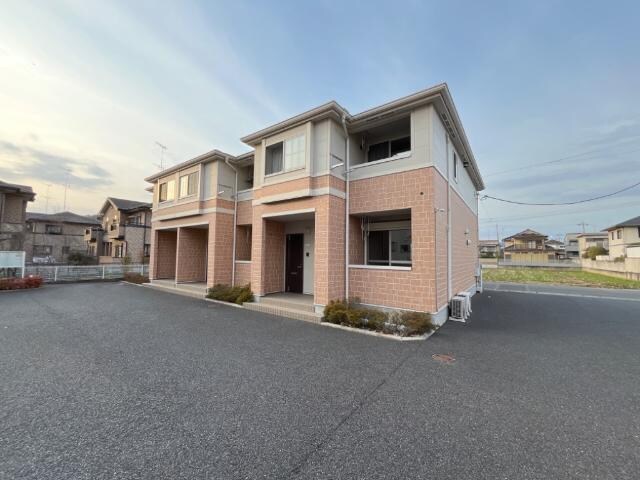 物件外観写真2　(外観写真（昼）)